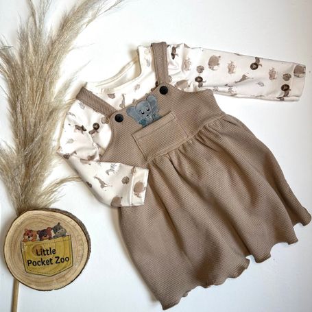 Latzkleid Beige mit Longsleeve Safari für Babys und Kleinkinder
