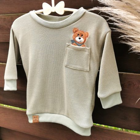 Strickpullover für Babys und Kinder mit Bärapplikation