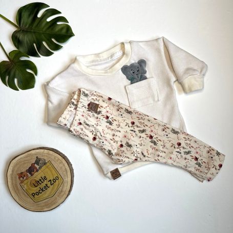 Strickpullover und Leggings für Babys und Kinder mit Tierapplikation